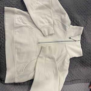 Lululemon Athletica Half-Zip scuba xs/s . Color “bone”